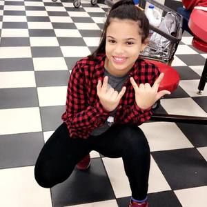 Meet your Posher, Elisa